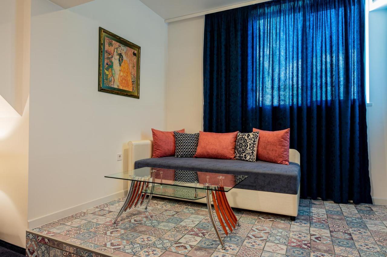 Elegance 3*