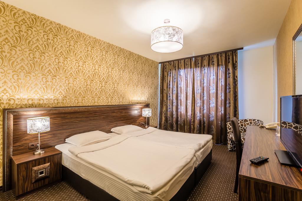 Elegance 3*
