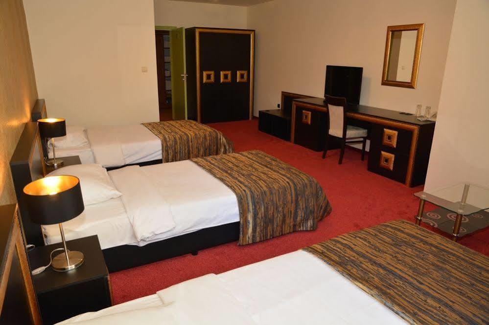 Elegance Hotel 3*